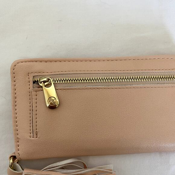 NEW Adrienne Vittadini Pink Faux Leather Wristlet - Picture 6 of 7